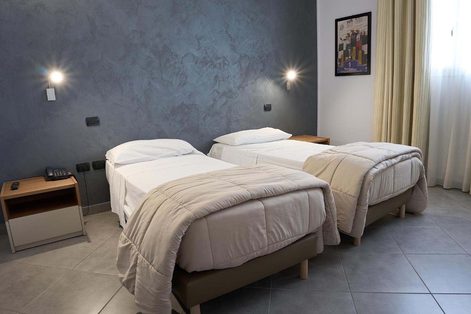 Hotel Saturday Palma Campania Exterior photo