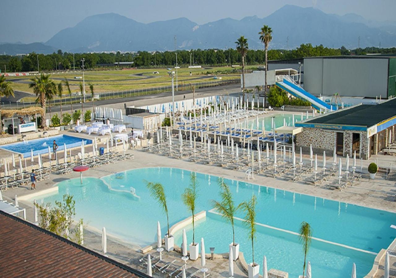 Hotel Saturday Palma Campania Exterior photo